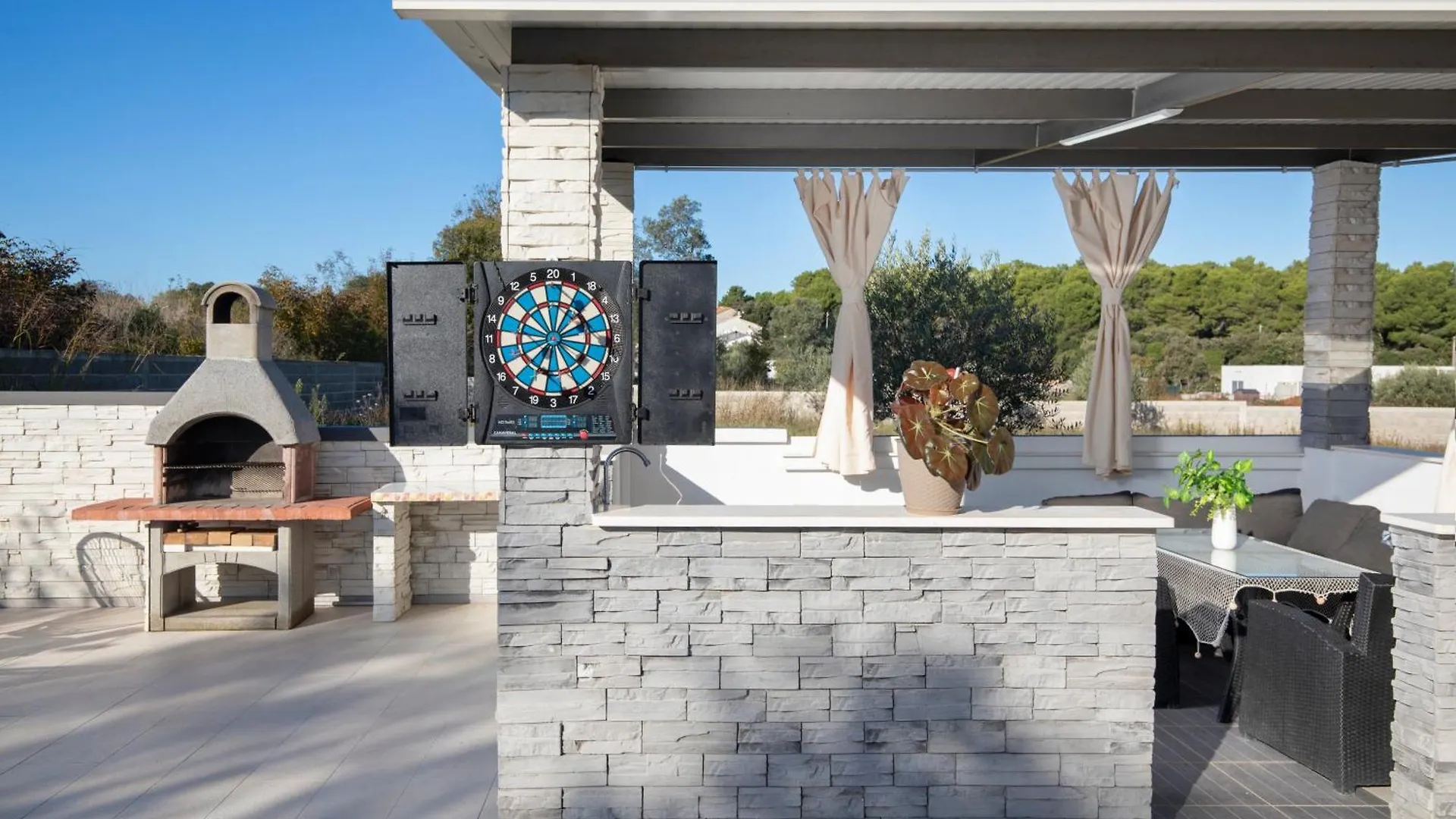 פולה Villa Edis